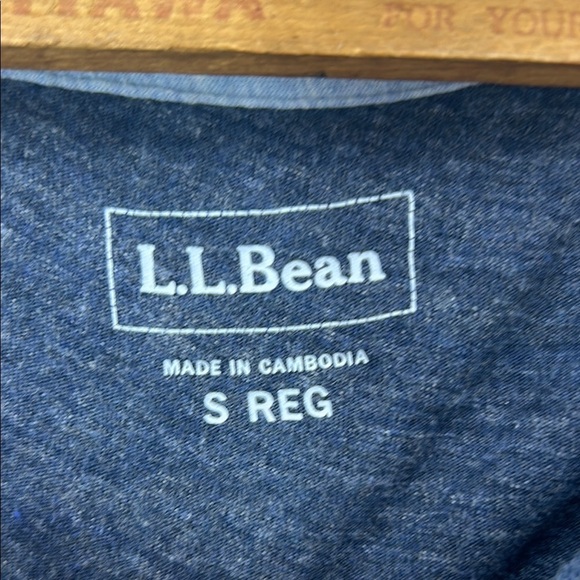 L.L. Bean Women's Navy Long Sleeve Top Size Small 100% Cotton Blue Pocket Staple - Picture 2 of 6
